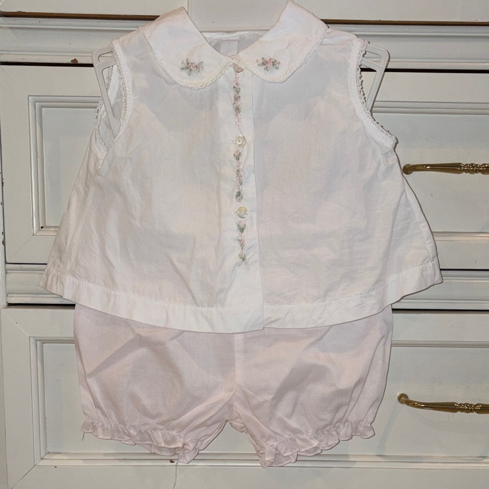 Sleeveless embroidered Top and Bloomers Set